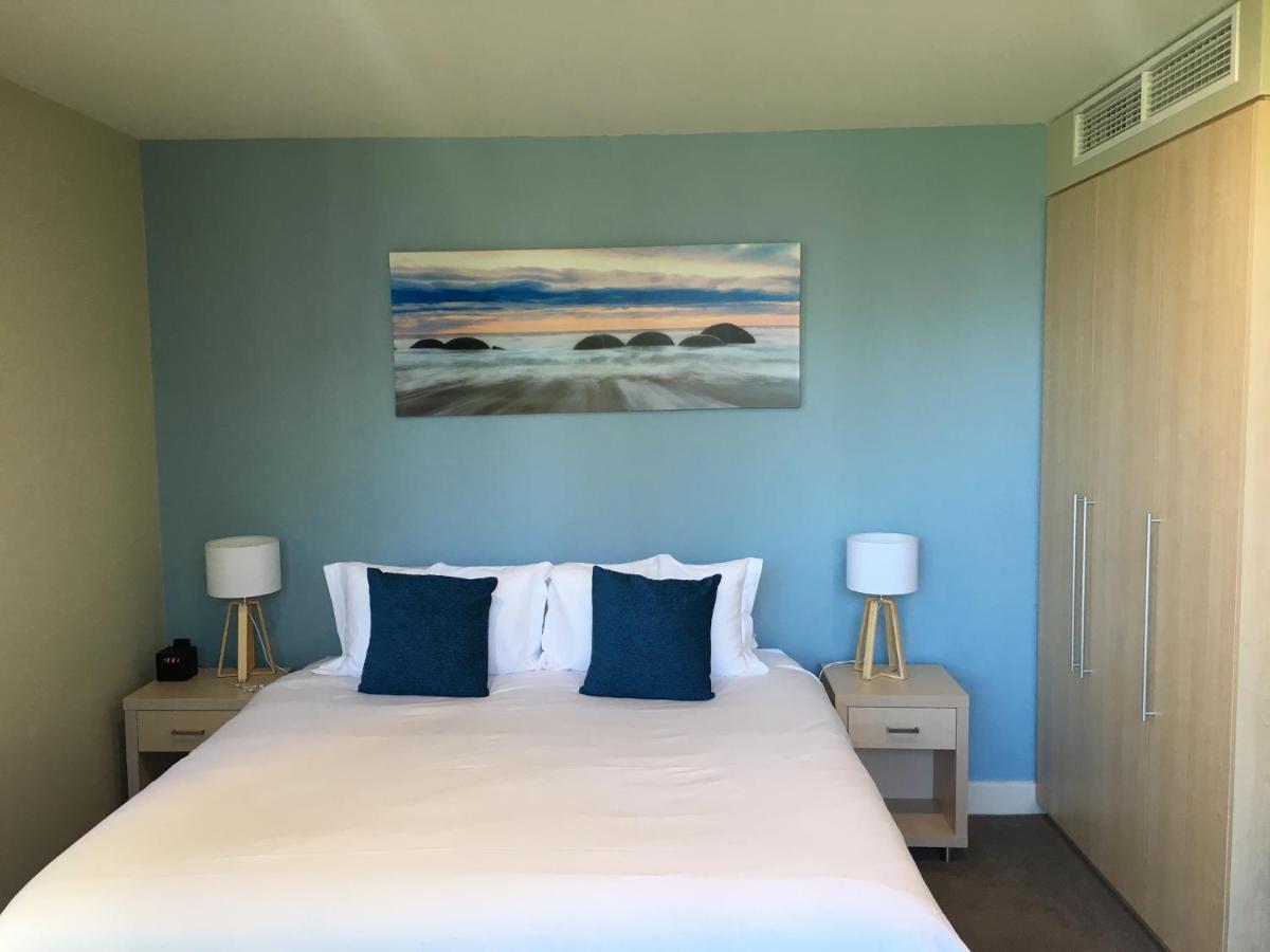Beachside Luxury Apartments One & Two Bedroom In Beachfront Oaks Pier Building Glenelg Exteriér fotografie