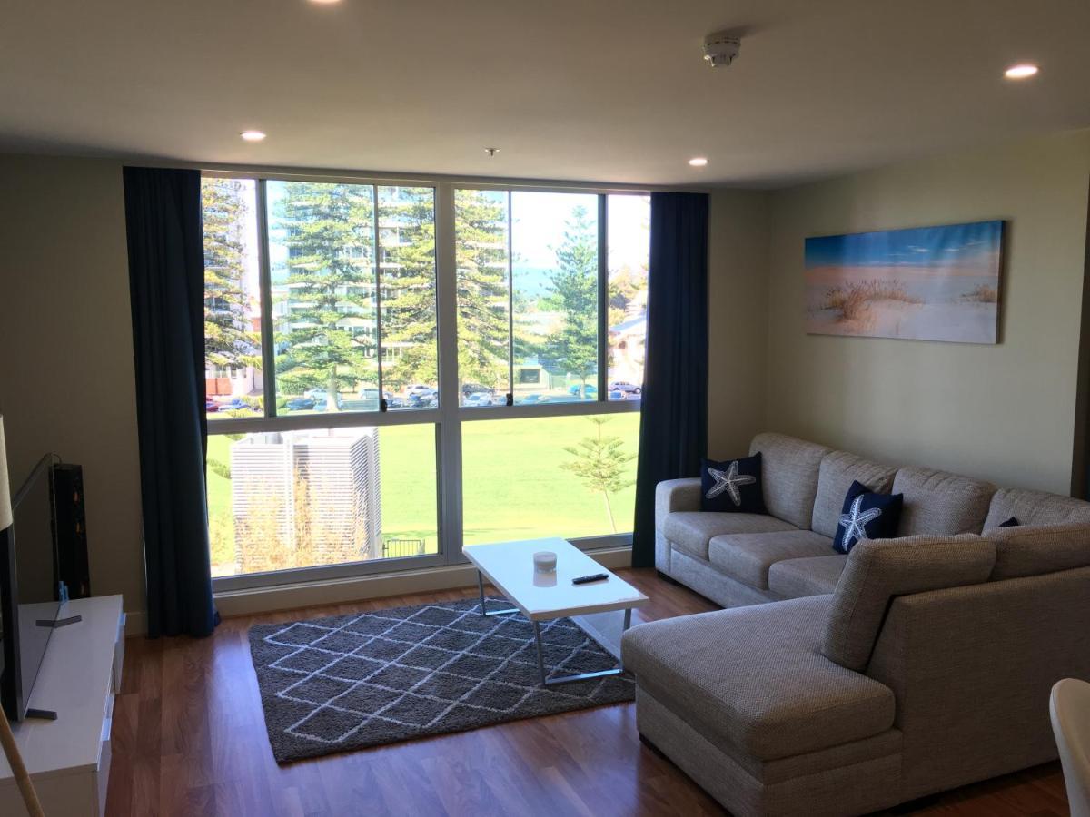 Beachside Luxury Apartments One & Two Bedroom In Beachfront Oaks Pier Building Glenelg Exteriér fotografie