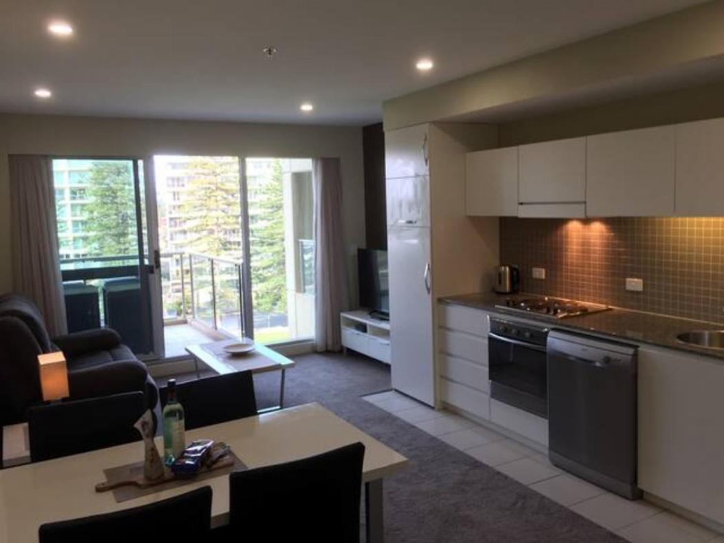 Beachside Luxury Apartments One & Two Bedroom In Beachfront Oaks Pier Building Glenelg Exteriér fotografie