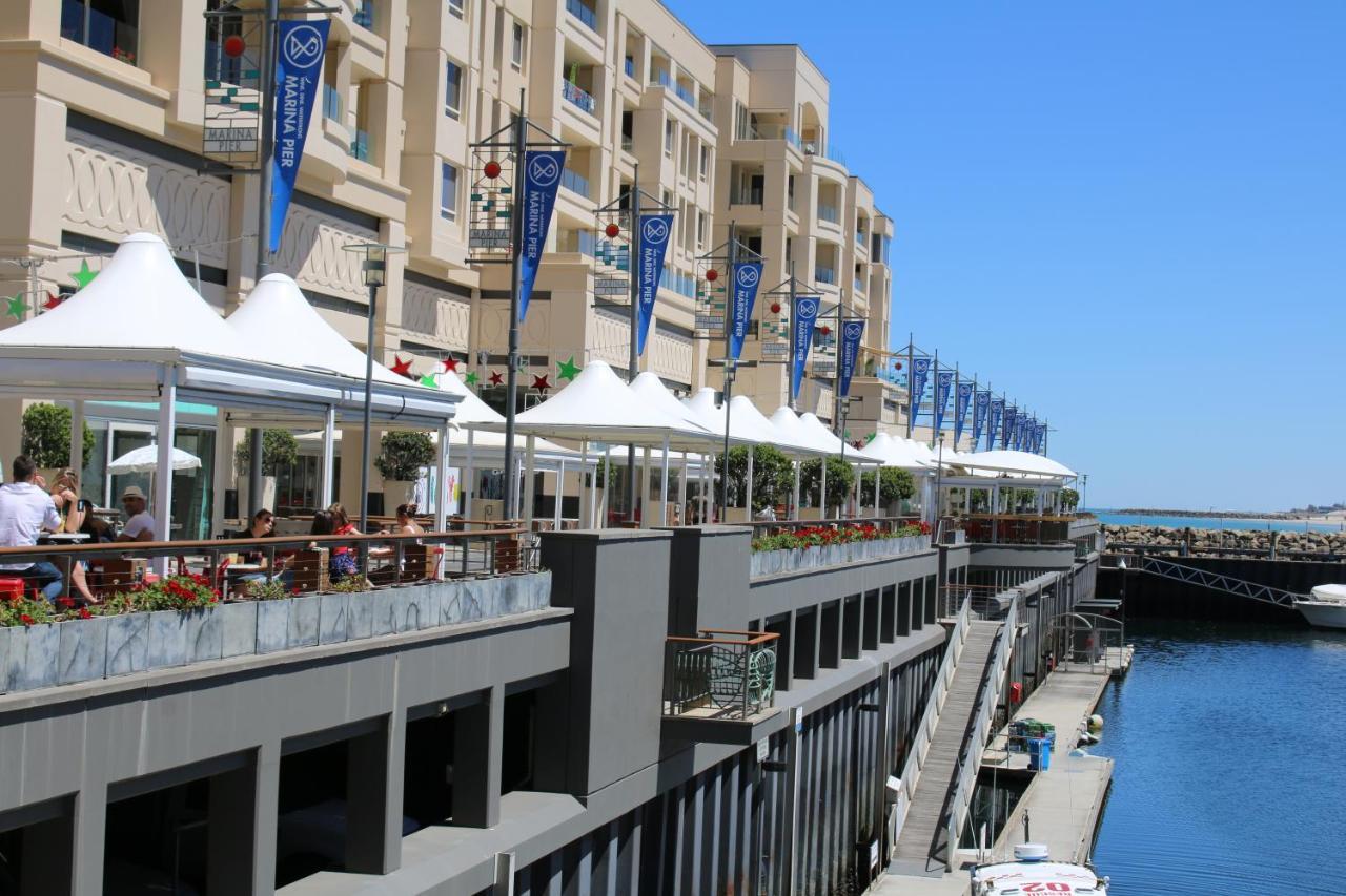 Beachside Luxury Apartments One & Two Bedroom In Beachfront Oaks Pier Building Glenelg Exteriér fotografie