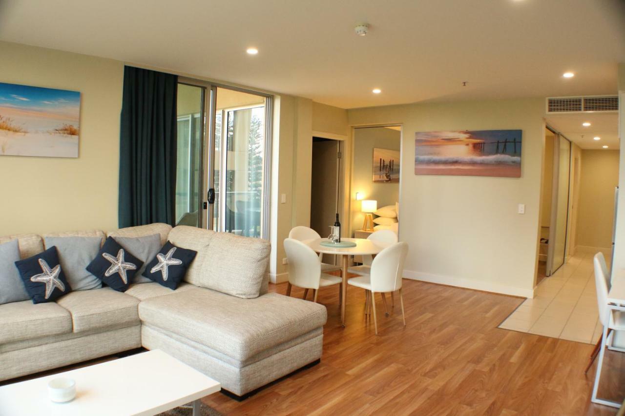 Beachside Luxury Apartments One & Two Bedroom In Beachfront Oaks Pier Building Glenelg Exteriér fotografie